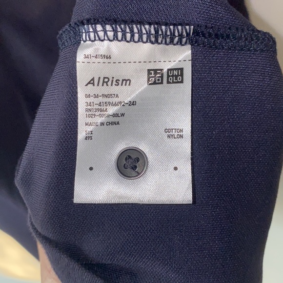 Uniqlo Black Polo - Picture 4 of 6